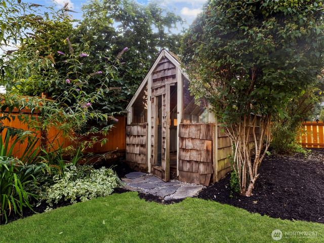 11237 84th Avenue S, Seattle, WA 98178