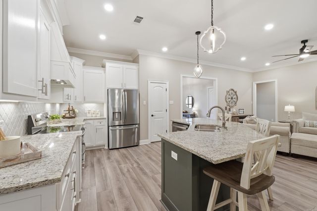 8 Diamond Ice Ln, Greenbrier, AR 72058