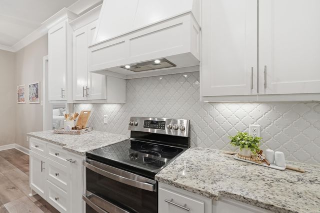 8 Diamond Ice Ln, Greenbrier, AR 72058