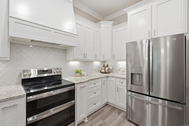8 Diamond Ice Ln, Greenbrier, AR 72058