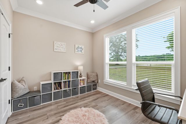 8 Diamond Ice Ln, Greenbrier, AR 72058