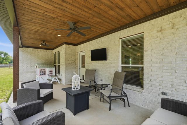 8 Diamond Ice Ln, Greenbrier, AR 72058