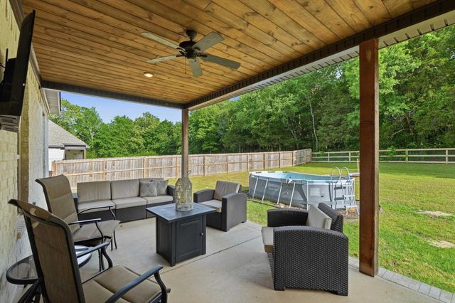 8 Diamond Ice Ln, Greenbrier, AR 72058