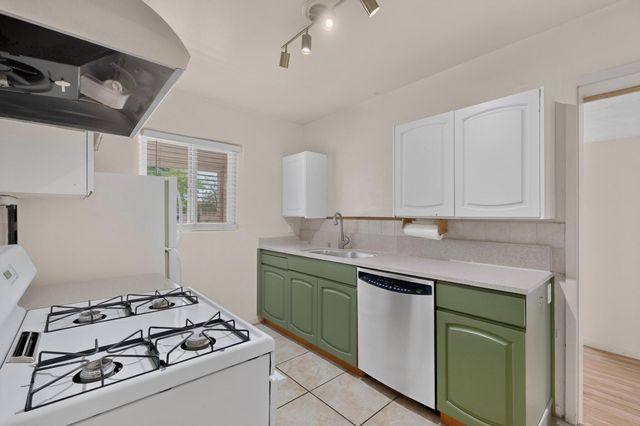 5417 Granite Avenue NE, Albuquerque, NM 87110