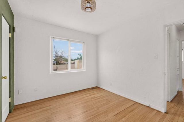 5417 Granite Avenue NE, Albuquerque, NM 87110