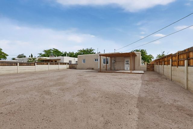5417 Granite Avenue NE, Albuquerque, NM 87110
