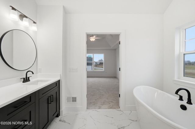 11 Hawthorne Crossing, Perrysburg, OH 43551