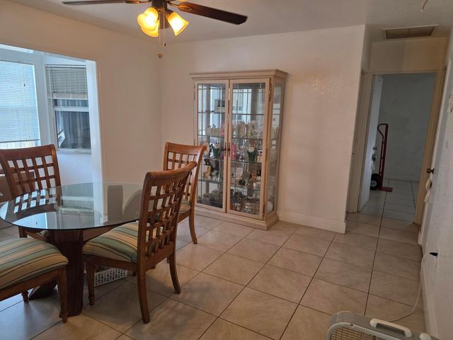 7 Miller Road, Palm Springs, FL 33461