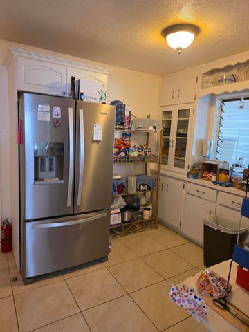 7 Miller Road, Palm Springs, FL 33461