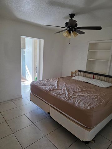 7 Miller Road, Palm Springs, FL 33461