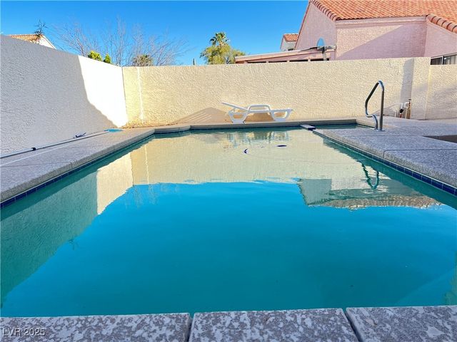 3216 Flagstaff Court, Las Vegas, NV 89117