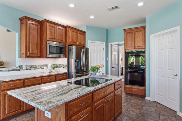 1121 Kings Cove DR, Canyon Lake, TX 78133