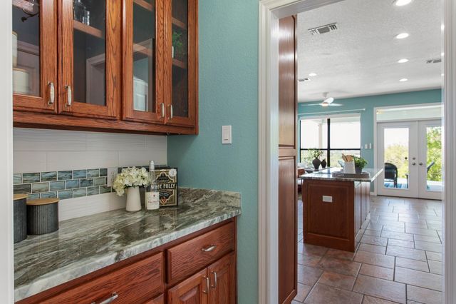 1121 Kings Cove DR, Canyon Lake, TX 78133