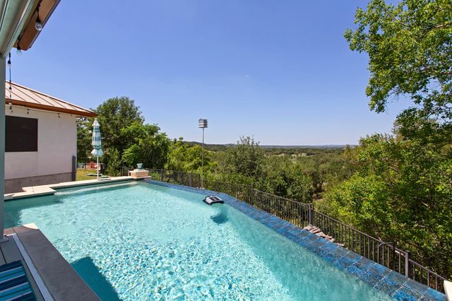 1121 Kings Cove DR, Canyon Lake, TX 78133