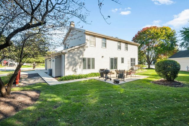 1717 Victoria Road, Mundelein, IL 60060