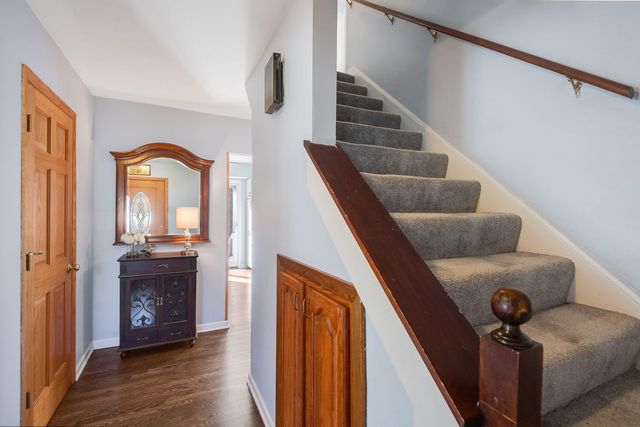 1717 Victoria Road, Mundelein, IL 60060