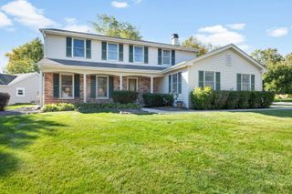 1717 Victoria Road, Mundelein, IL 60060