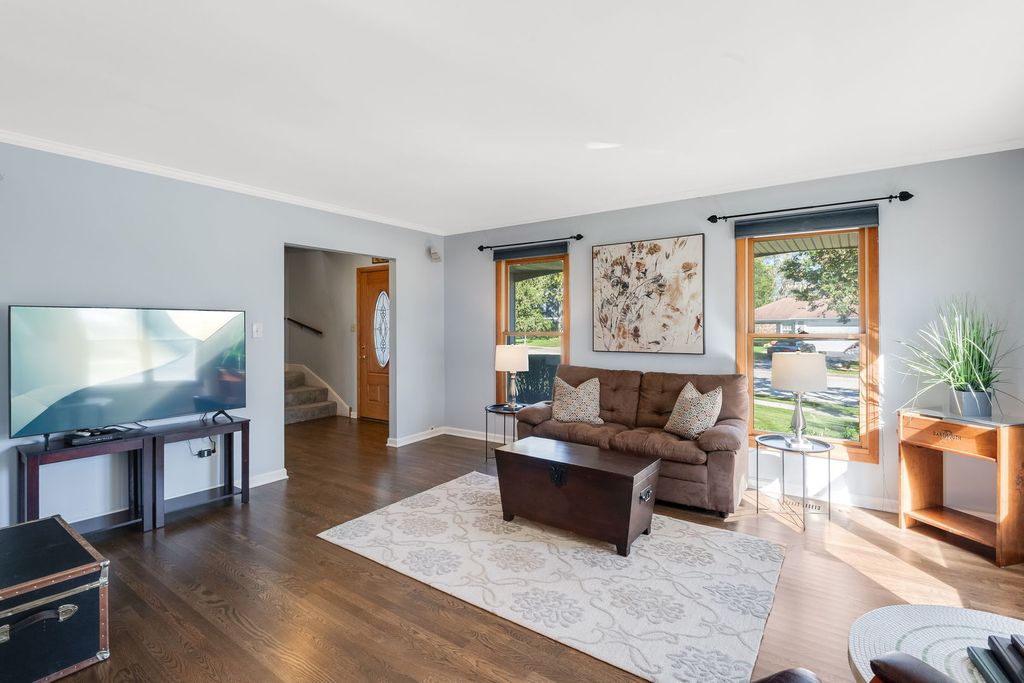 1717 Victoria Road, Mundelein, IL 60060 — photo 2