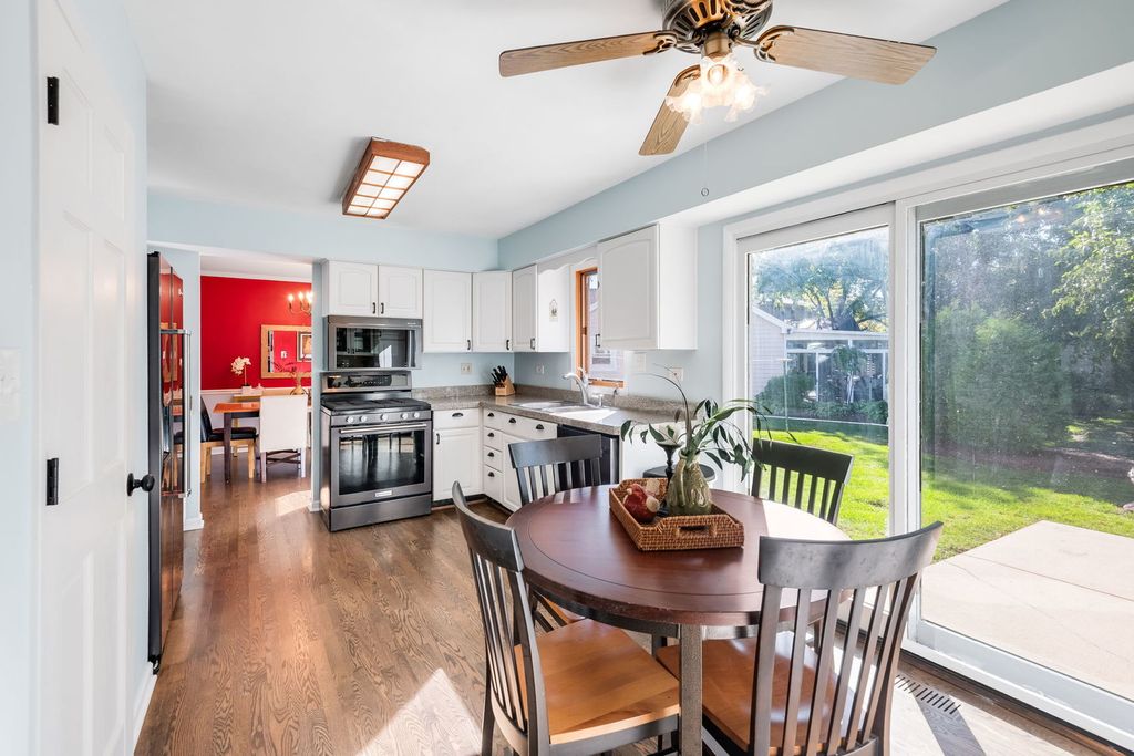 1717 Victoria Road, Mundelein, IL 60060 — photo 5