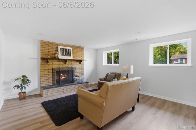39385 Dillingham Street, Westland, MI 48186
