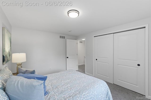 39385 Dillingham Street, Westland, MI 48186