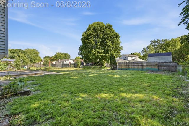 39385 Dillingham Street, Westland, MI 48186