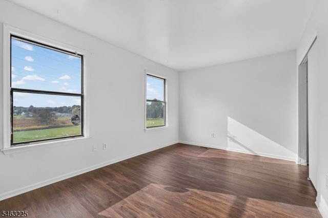233 Spruce Ct, Raritan Twp., NJ 08822