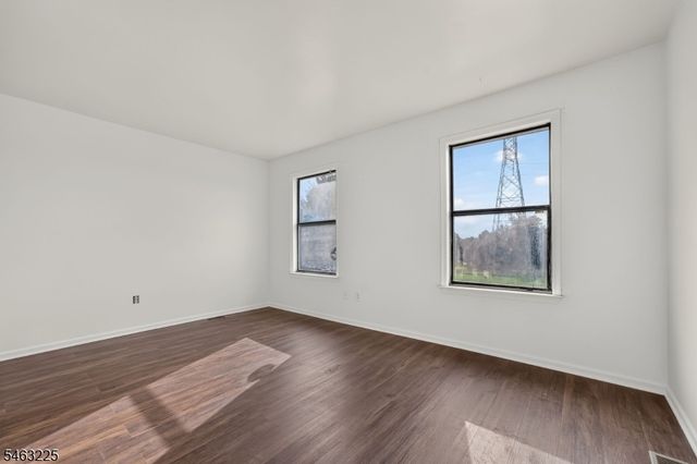 233 Spruce Ct, Raritan Twp., NJ 08822