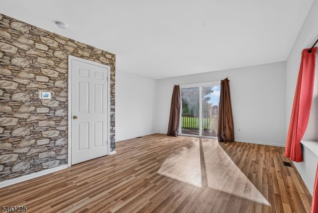 233 Spruce Ct, Raritan Twp., NJ 08822