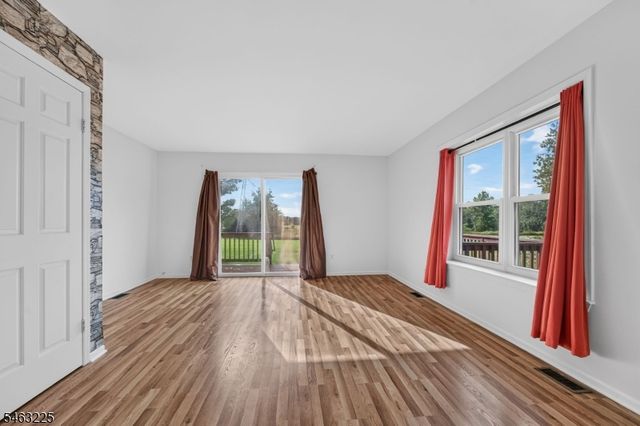233 Spruce Ct, Raritan Twp., NJ 08822