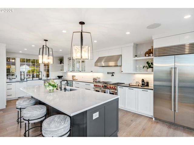 1281 Sw DAVENPORT St, Portland, OR 97201