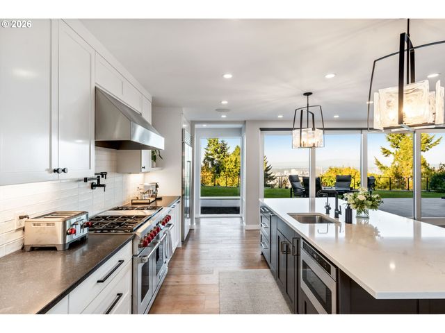 1281 Sw DAVENPORT St, Portland, OR 97201