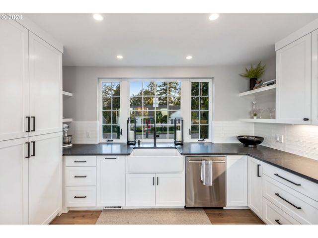 1281 Sw DAVENPORT St, Portland, OR 97201