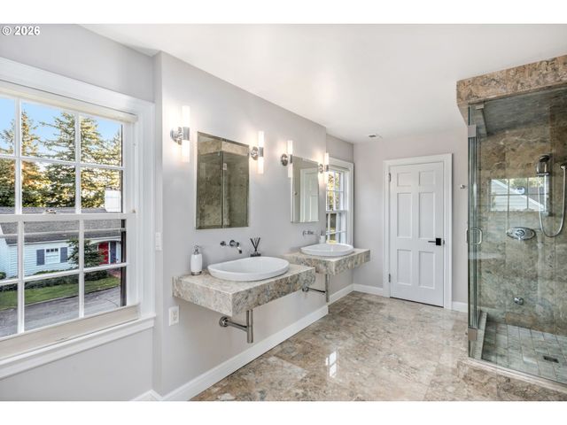 1281 Sw DAVENPORT St, Portland, OR 97201