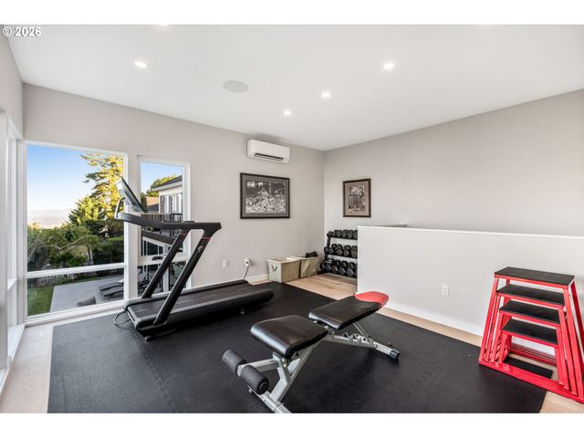 1281 Sw DAVENPORT St, Portland, OR 97201