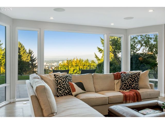 1281 Sw DAVENPORT St, Portland, OR 97201