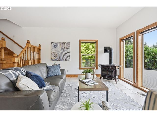 19231 Ne FAIRVIEW Dr, Dundee, OR 97115