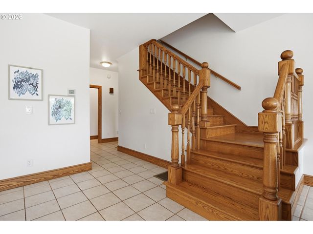 19231 Ne FAIRVIEW Dr, Dundee, OR 97115