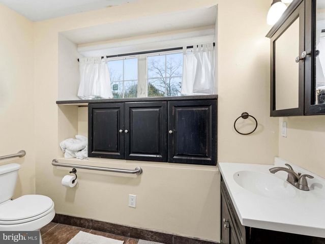 71 W SPROUL RD, Springfield, PA 19064