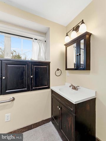 71 W SPROUL RD, Springfield, PA 19064