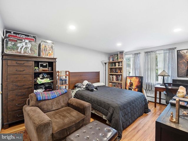 71 W SPROUL RD, Springfield, PA 19064