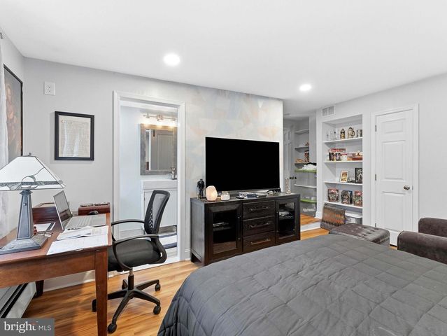 71 W SPROUL RD, Springfield, PA 19064