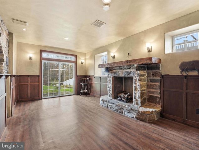 71 W SPROUL RD, Springfield, PA 19064