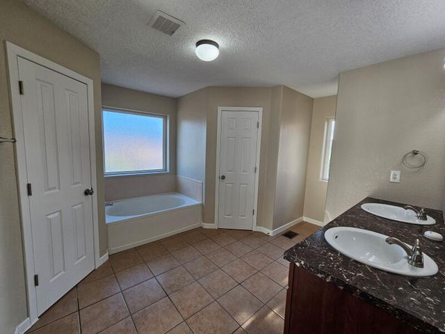 2173 DEER TRAIL Loop NE, Rio Rancho, NM 87124