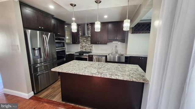 1112 KENT LN, Philadelphia, PA 19115