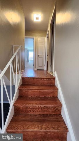 1112 KENT LN, Philadelphia, PA 19115