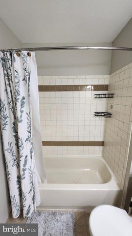 1112 KENT LN, Philadelphia, PA 19115