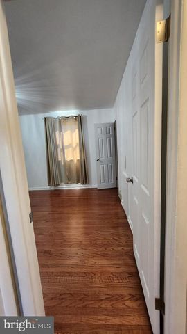 1112 KENT LN, Philadelphia, PA 19115