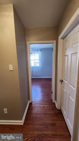 1112 KENT LN, Philadelphia, PA 19115