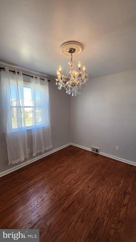 1112 KENT LN, Philadelphia, PA 19115